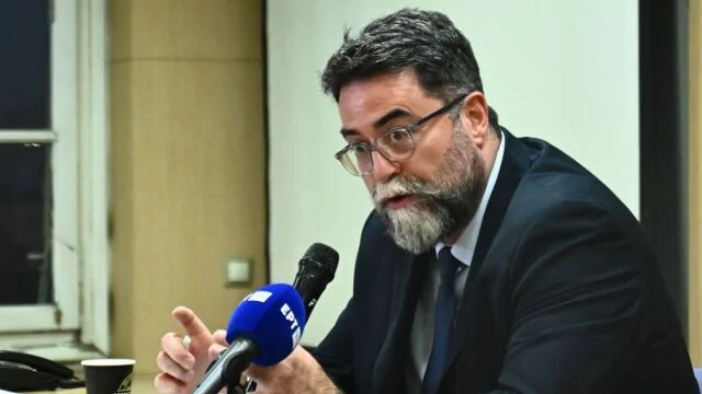 Βασίλης Οικονόμου για τη διαχείριση των πυρκαγιών και την πολιτική προστασία