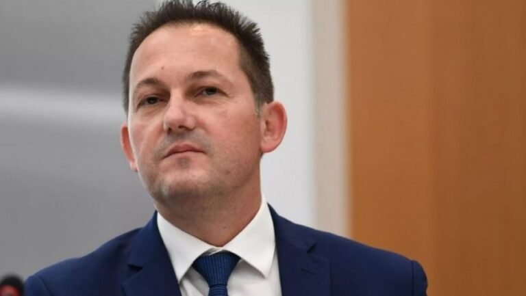 Η σημαντική πρωτοβουλία Στέλιου Πέτσα και το καμπανάκι στον Χρυσοχοΐδη…